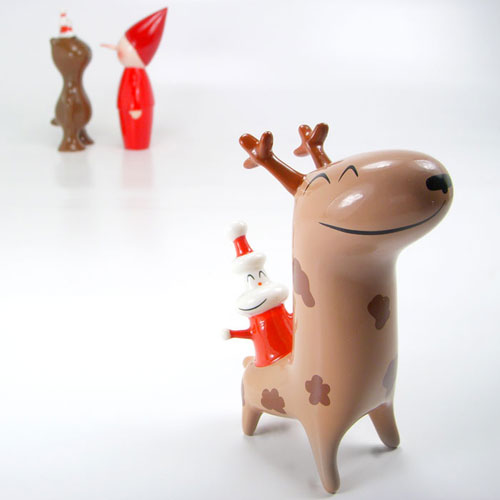 santa-riding-reindeer-figurine_0001_lx